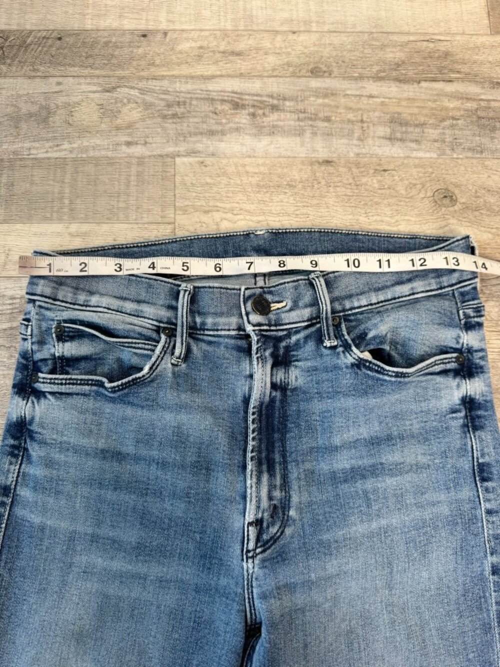 MOTHER Cropped Ankle Jeans in Faded Blue - Picture 6 of 11
